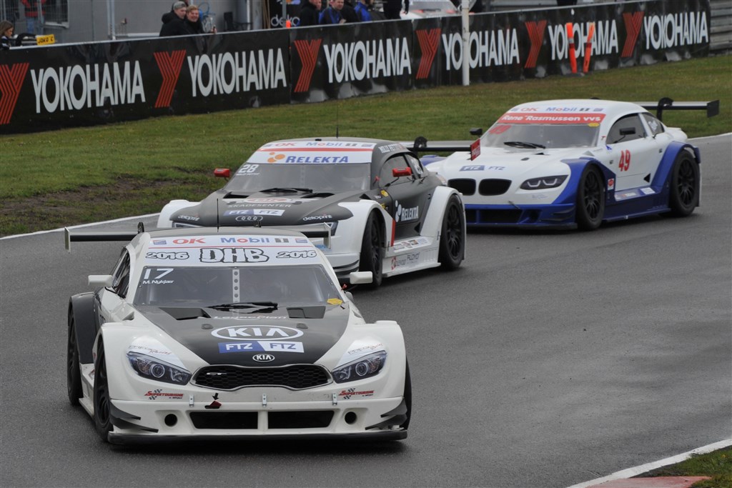 Michel Nykjær (17) fører OK Mobil 1 Danish Supertourisme Turbo inden Super Dæk Night
(Foto: Morten Alstrup)